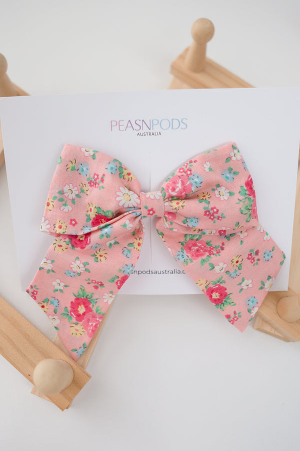 Rosé Bloom Classic Bow