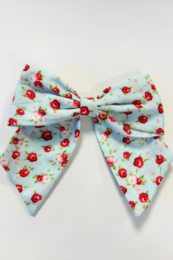 Clara Classic Bow